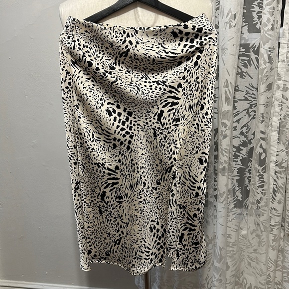 Dresses & Skirts - Print skirt